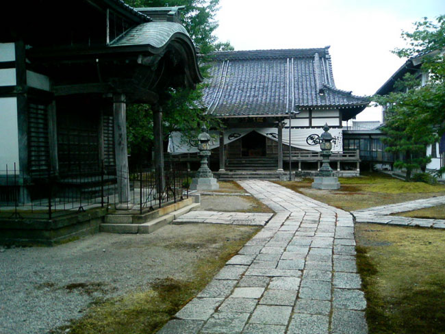 浅井城　誕生寺